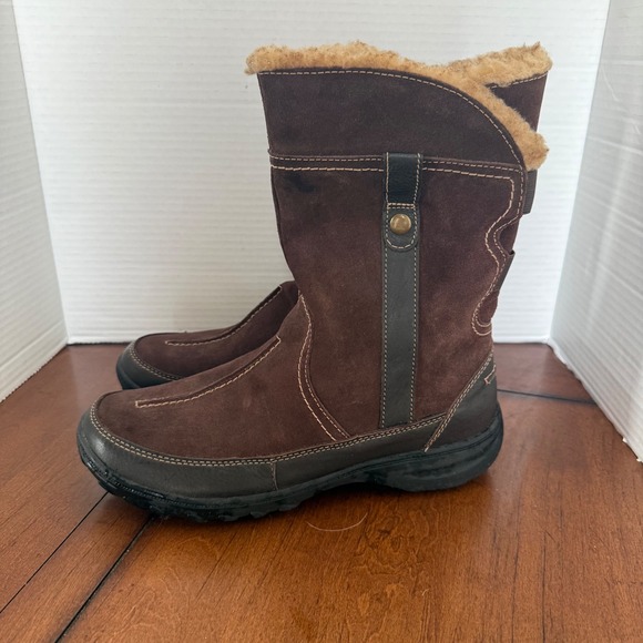 Clarks Shoes - Clarks Womens Brown Suede Leather Faux Fur Lined Winter Boots 8W Wide